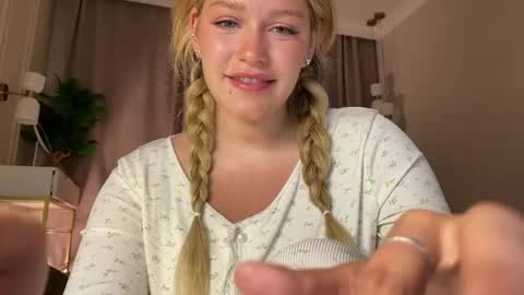 Stephanie online show from 17, 5, 2026