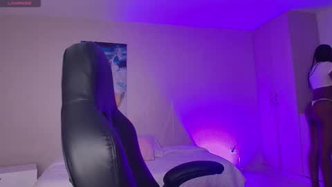 Snapshot of eliza_eup69 chatting on 17, 10, 2025 ELIZA online show from 17, 10, 2025