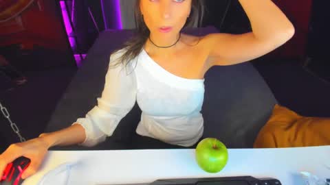 Snapshot of elizabe_th chatting on 11, 12, 2024 Elizabethangel online show from 11, 12, 2024