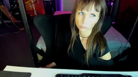 Snapshot of elizabe_th chatting on 1, 2, 2025 Elizabethangel online show from 1, 2, 2025