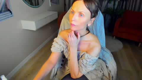 Snapshot of elizabe_th chatting on 7, 2, 2025 Elizabethangel online show from 7, 2, 2025