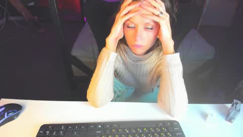 Snapshot of elizabe_th chatting on 6, 3, 2025 Elizabethangel online show from 6, 3, 2025