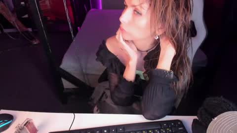 Snapshot of elizabe_th chatting on 10, 3, 2025 Elizabethangel online show from 10, 3, 2025