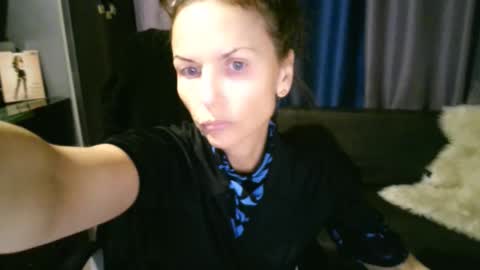 Snapshot of elizabe_th chatting on 15, 10, 2025 Elizabethangel online show from 15, 10, 2025