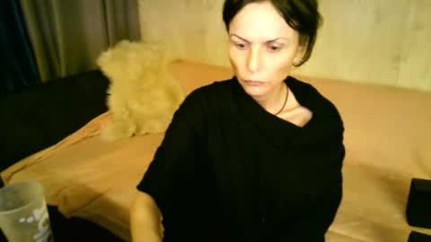 Snapshot of elizabe_th chatting on 18, 10, 2025 Elizabethangel online show from 18, 10, 2025