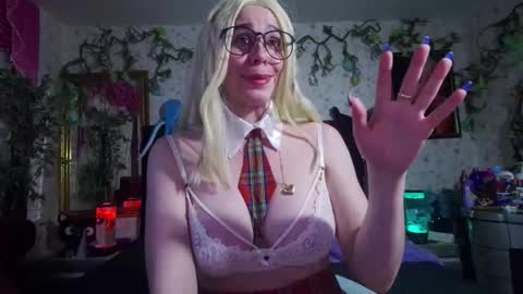 Snapshot of elizabeth77_ chatting on 25, 10, 2025 Elizabeth online show from 25, 10, 2025