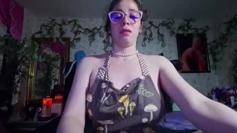 Snapshot of elizabeth77_ chatting on 5, 11, 2025 Elizabeth online show from 5, 11, 2025
