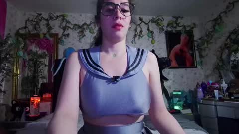 Snapshot of elizabeth77_ chatting on 11, 11, 2025 Elizabeth online show from 11, 11, 2025