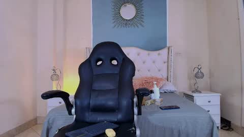 Elizabeth  online show from 26, 4, 2026