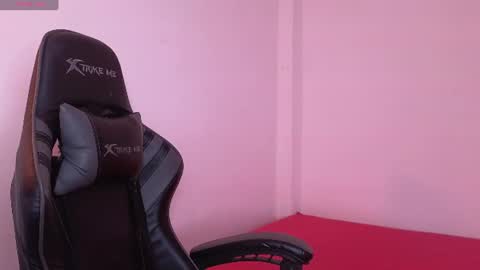 instgram aly leiv17 ---- Im model-independent online show from 16, 6, 2026