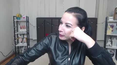 ElizabethSho online show from 19, 9, 2025