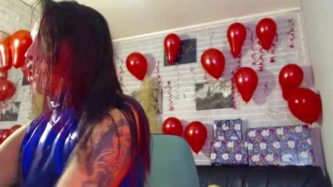   online show from 4, 3, 2025