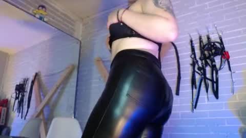   online show from 28, 7, 2026