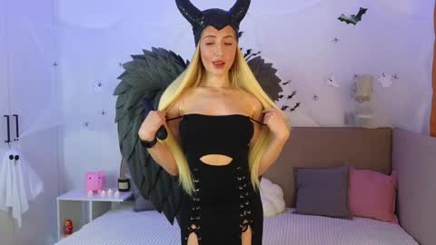 Snapshot of ella__sweety chatting on 31, 10, 2025 Ella online show from 31, 10, 2025