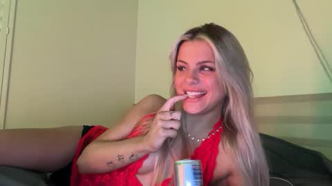 Snapshot of ella_hill chatting on 10, 1, 2026 Ella online show from 10, 1, 2026