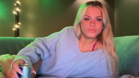 Snapshot of ella_hill chatting on 15, 1, 2026 Ella online show from 15, 1, 2026