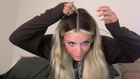 Snapshot of ella_hill chatting on 4, 2, 2026 Ella online show from 4, 2, 2026