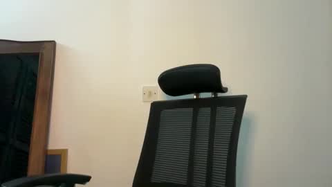 Ella online show from 5, 6, 2026