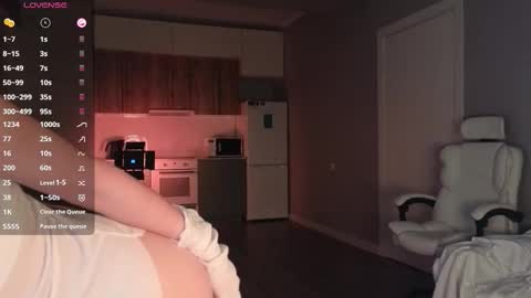 Snapshot of ella_lee15 chatting on 15, 9, 2025 Lee online show from 15, 9, 2025