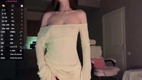 Snapshot of ella_lee15 chatting on 24, 11, 2025 Lee online show from 24, 11, 2025