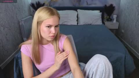 Ella online show from 3, 3, 2026