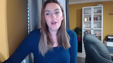 Ella  Max online show from 21, 1, 2025