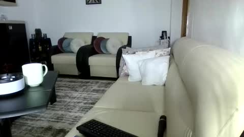 Ella online show from 22, 4, 2026