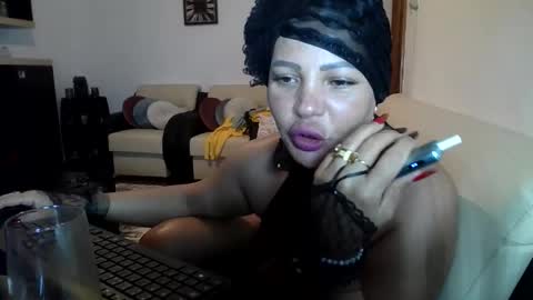 Ella online show from 26, 4, 2026