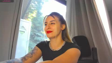 Snapshot of ella_vee chatting on 14, 9, 2025 ella_vee online show from 14, 9, 2025