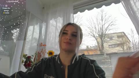 ella_vee online show from 20, 3, 2026