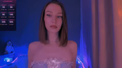 ellaamber online show from 5, 3, 2026