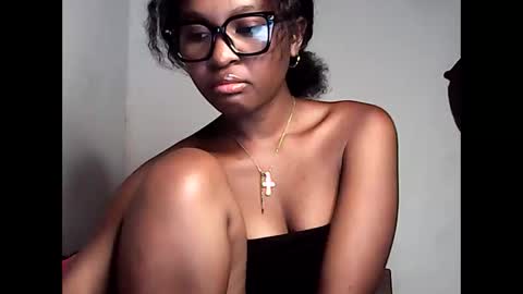 ellah245 online show from 30, 4, 2026