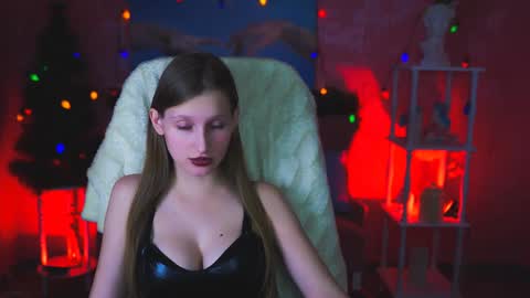 Ella online show from 5, 12, 2024