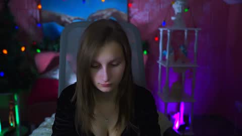 Ella online show from 3, 1, 2025