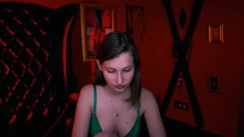 Ella online show from 5, 10, 2025