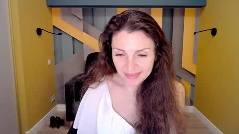 EllaLongs online show from 16, 2, 2025