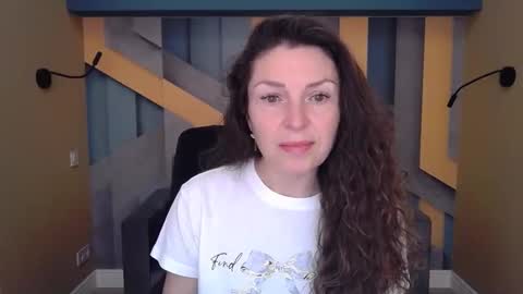 EllaLongs online show from 3, 10, 2025