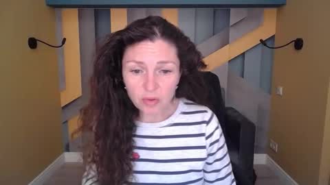 EllaLongs online show from 5, 4, 2026