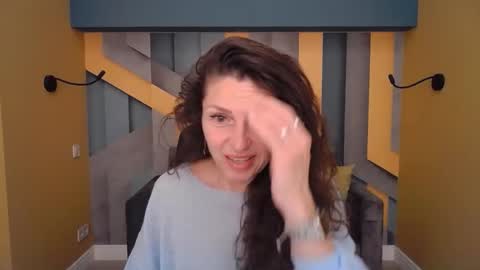 EllaLongs online show from 25, 4, 2026