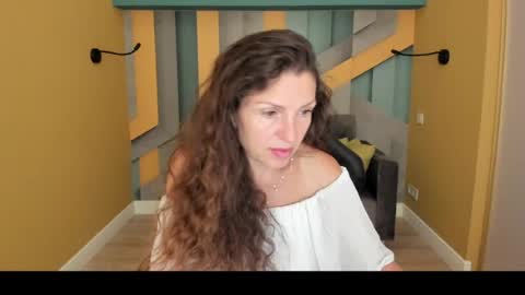 EllaLongs online show from 24, 7, 2026