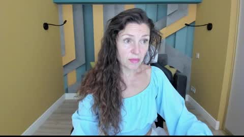EllaLongs online show from 25, 7, 2026