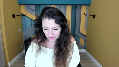 EllaLongs online show from 29, 7, 2026