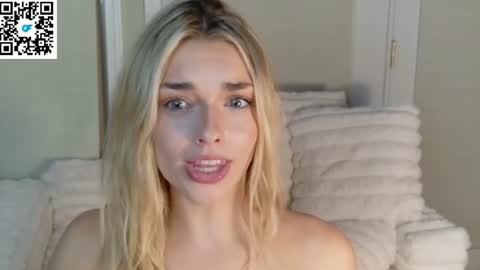 Snapshot of ellalowe chatting on 10, 7, 2026 ellalowe online show from 10, 7, 2026