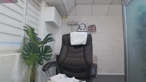            online show from 4, 2, 2025