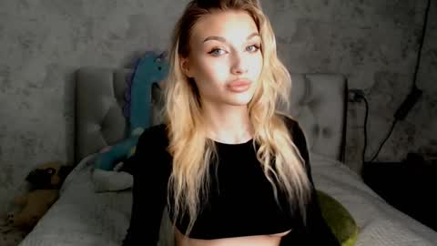 ellamilla online show from 9, 6, 2026