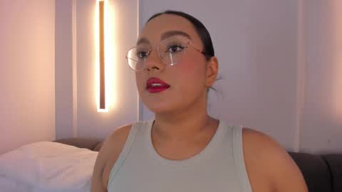 Snapshot of ellamontoya chatting on 8, 11, 2025 Ella online show from 8, 11, 2025