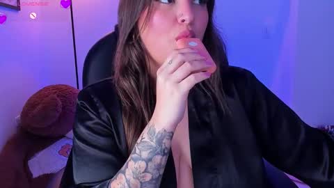 Snapshot of ellarosee_ chatting on 15, 12, 2025 ellarosee_ online show from 15, 12, 2025