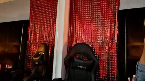 Ella Sanders online show from 26, 4, 2026