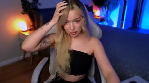 Ella online show from 25, 4, 2026