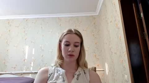 ellaygray online show from 24, 7, 2026